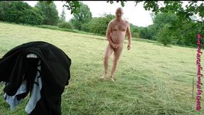 nylonjunge mit prostata plug auf fahrradtour 2019