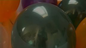 Busty Tina - The balloons (MP4)