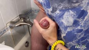 Deepthroath Fucking of Slobbering Stepmom in the Shower with Throatpie