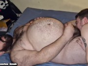 Oso peludo me folla duro el culo