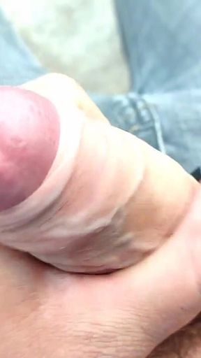 Close-up Jerk off in Jeans