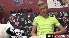Blonde twink Chad shoves huge dildo in hot ass while wanking