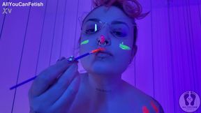 Stripper avatar flaunts off her twerk in colorful light painting