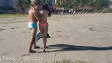 Big Macky encontra Amanda Borges na praia, ela levou um cano, mas não perde tempo e vai pra casa do Daddy roludo