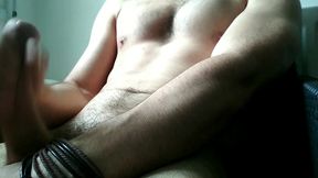 amaury evan a aussi une grosse bite bien juteuse