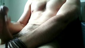 amaury evan a aussi une grosse bite bien juteuse