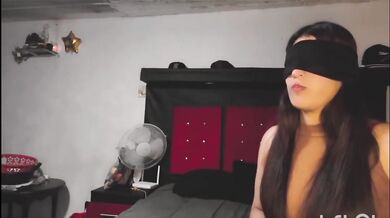 Juego con mi vecina Termina En Sexo duro le abro rico el CULOO