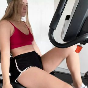 Masturbation in the gym. Orgasm on the simulator