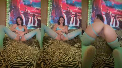 My pussys so wet who wants to fuck me