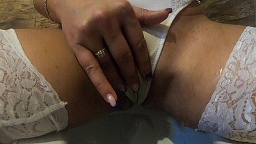 Wet Pee Play – Naughty Toilet Fetish & Pussy Tease 💋