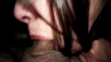 Je suce mon beau-cousin au milieu de la nuit et il me remplit la bouche de sperme