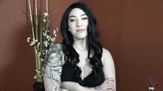 AMILIA ONYX LOOKS EPIC DEEP-THROATING DICK WITH HER BEAUTIFUL EYES