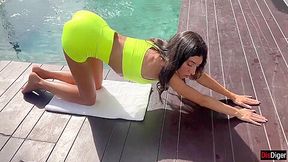 Helping A Fitness Darling Stretch Her Anal During Yoga Classes By The Pool 27 Min