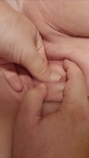 Chubby BBW loves fisting