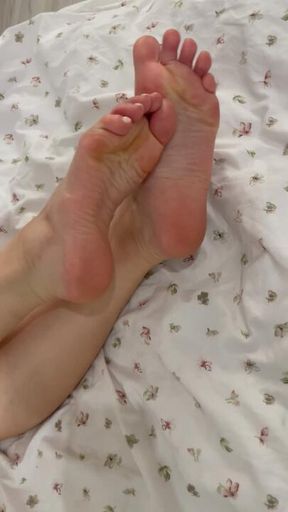 Play with myself 🍑🦶🏻