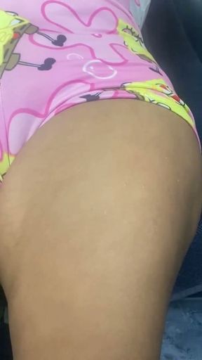 Stepmom MILF ass caught pissing in public   Clip 1