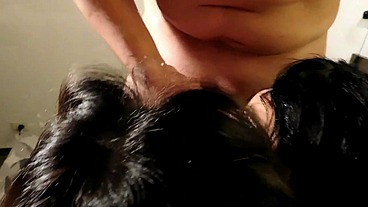 orgia ,de vacaciones con mi pareja me trae una sorpresa que me llena el culo de leche y con mi amiga termina en orgia