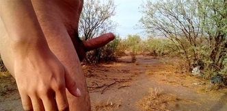 sexytrans linda desnuda en publico con tacones se masturba muy caliente pene delicioso