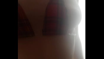 голая малолетка Власова трясет сиськами и показывает себя