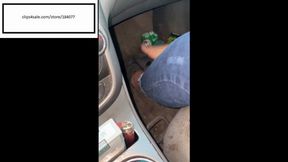 Delicious Itching and Flaking Feet in car