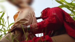 kheton mein sex Kiya Badi gand ke sath do barik jungle mein kam aadmi xxx