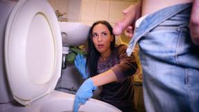 ”Hot cleaner gets banged”