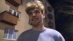 Beeefy blond-haired bitch takes dick in POV