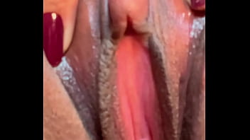 NEM EU SABIA QUE MEU GRELO ERA GRANDE ASSIM ROSA VERMELHA