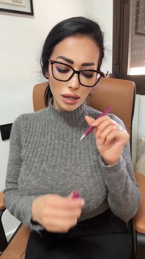 MILF latina hotwife shows off her curves