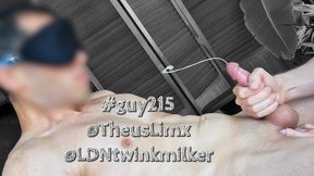 A struggle for #guy215 @TheusLimx