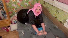 queen in hijab foot fetish, blowjob and hanjob to tranny
