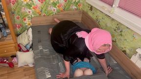 queen in hijab foot fetish, blowjob and hanjob to tranny