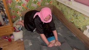 queen in hijab foot fetish, blowjob and hanjob to tranny