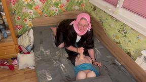 queen in hijab foot fetish, blowjob and hanjob to tranny