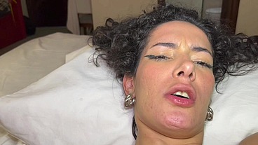 INICIANTE DEBORA CAMPOS , MOSTRANDO TODO O SEU TALENTO E FODE GOSTOSO