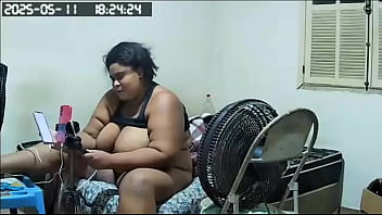 Camera escondida madrasta e enteados safados se masturbam
