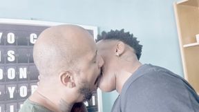 INTENSE KISSES BETWEEN 2 VOLUPTUOUS MEN - BY ANDREW DIOP AND JAMAL SANGENT - CLIP 4