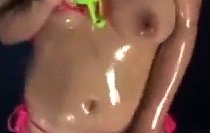 Micro bikini oily dance - shaka