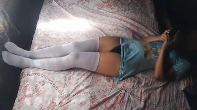 Pee came out upwards while I was lying down and watching TikTok