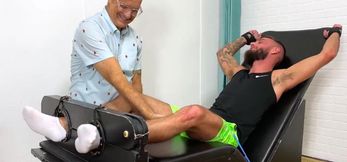 MaleFeetXXX. - Tony S's uncontrollable laughter
