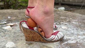 Eggs crush, inshoe crush, inshoe eggs crush, food crush, high heels messy crush, wedges crush food