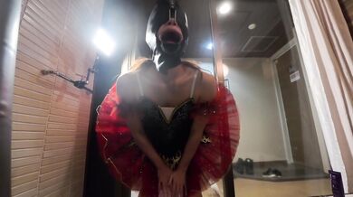 バレエダンサー　ステージ衣装・全頭マスク・鼻フックでBIGディルドオナニー