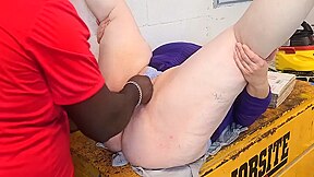 Female Boss Asked Her Maintenance Man To Cum Inside & Get Her Pregnant