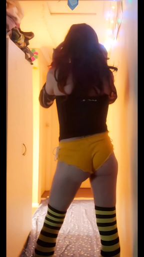 Tiny yellow shorts dance teaser