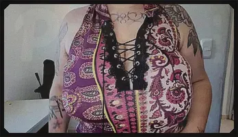 Busty Beauty’s Seductive Grocery Store Encounter