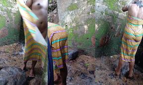 අක්ක නාද්දි හොරෙන් වීඩියෝ කලේ Step sis bathing time out dor ASIAN GIRL
