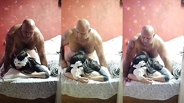 NOVINHA PEDE PARA O VEIO DESSA VEZ DEITAR POR CIA DELA ONDE ELE METE NO CUZINHO DELA