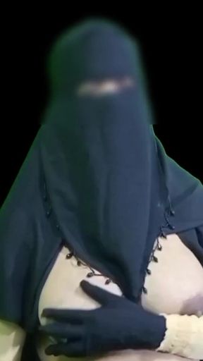 Key moment from &quot;Pakistani beautiful housewife&quot;