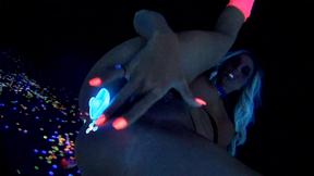 ”Samantha Gets Off In This Super Sexy Black Light Solo”