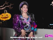 Milf cachonda decide ir a mi apartamento y no a su fiesta de Halloween - Gatidiosa